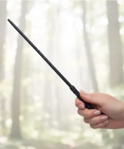 Coffret de baguette magique de luxe snape 35 cm authentique, métal et résine, motifs fantastiques détaillés avec support élégant, boîte cadeau sorcier.