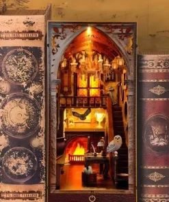 Book nook Magic Academy serre-livres décoratif miniature avec éclairage LED.