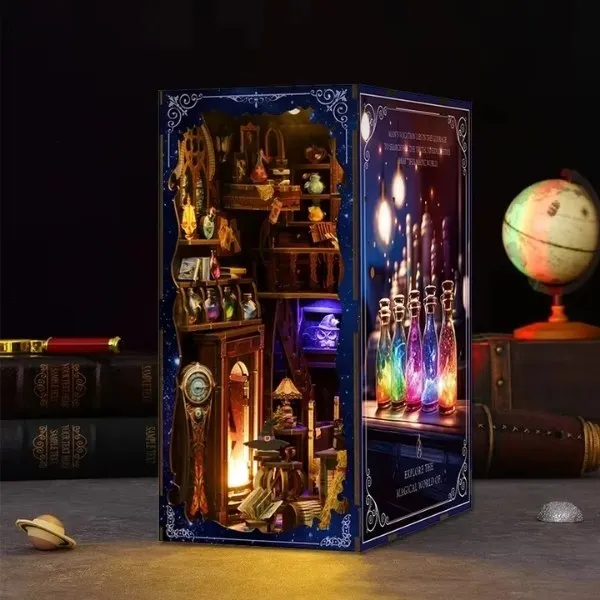 Serre-livres miniature Book Nook en bois thème laboratoire de magie et potions avec éclairage LED chaleureux, décoration de bibliothèque fantastique.