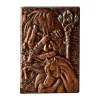 Carnet de notes en cuir repoussé avec relief visage de sorcier mystique et cheval, style grimoire médiéval fantastique