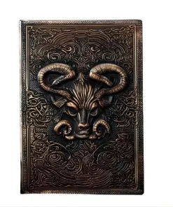 Grimoire ésotérique Bélier Cuivré, carnet fantastique 3D avec motif tête de bélier.