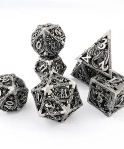 Set de 7 dés polyédriques métal dragon creux noir et argent D&D.
