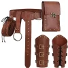 Ensemble médiéval cuir marron: ceinture, sacoche, aumonière, brassards ajustables pour aventurier.