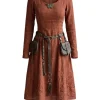 Robe celtique médiévale gothique adulte à manches longues, coupe ample, tissu rustique et texturé.