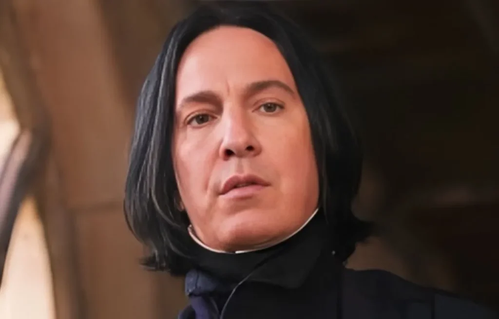 Portrait Professeur Severus Rogue Prince de Sang-Mêlé Poudlard regard sévère