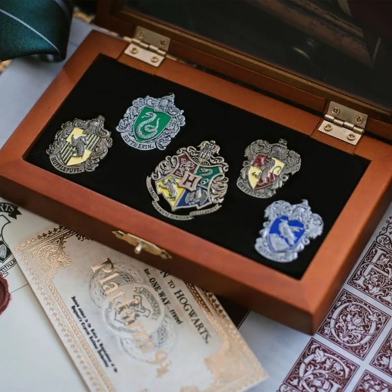 Boîte de collection écussons maisons Poudlard Harry Potter.