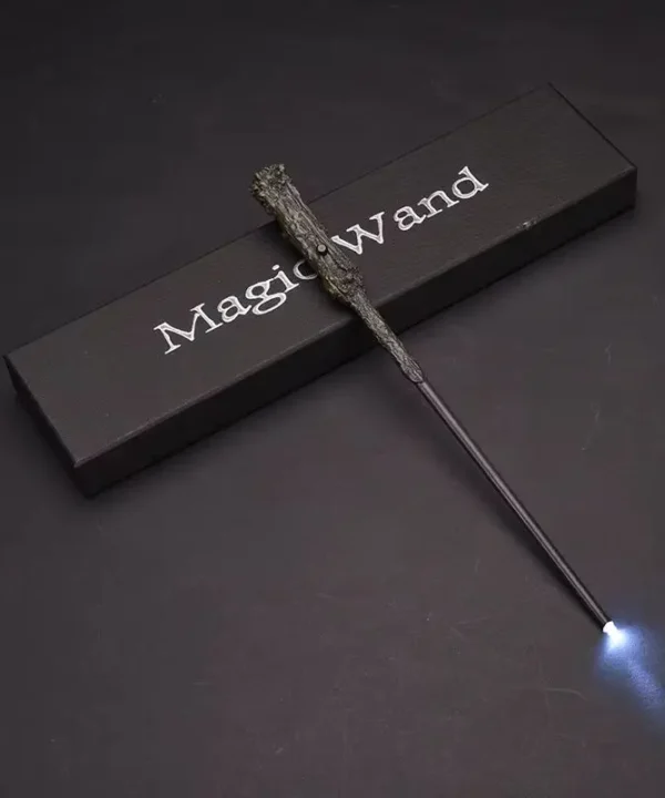 Réplique fidèle de la Baguette Lumineuse Harry en résine avec effet Lumos.