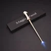 Baguette lumineuse Voldemort en résine ivoire avec lumière LED, présentée dans son coffret original.