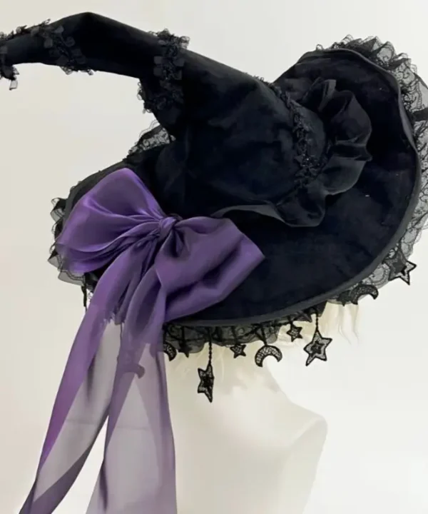 Chapeau de sorcière gothique en dentelle .
