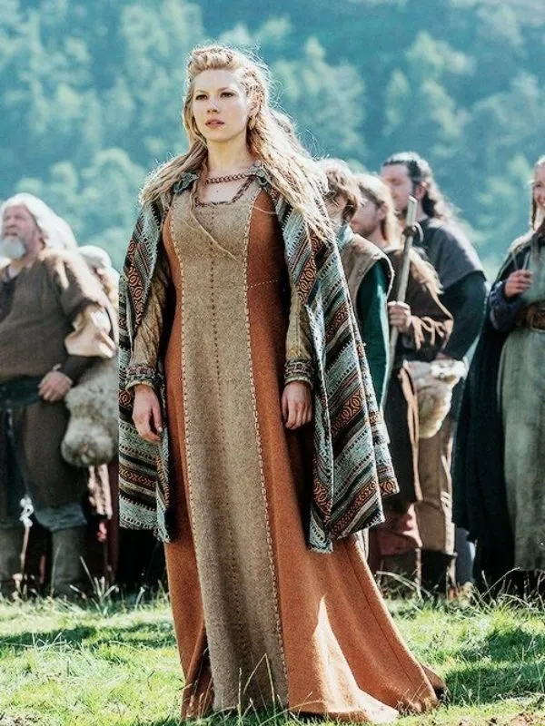 Détails d'une robe viking en lin et laine style Lagertha