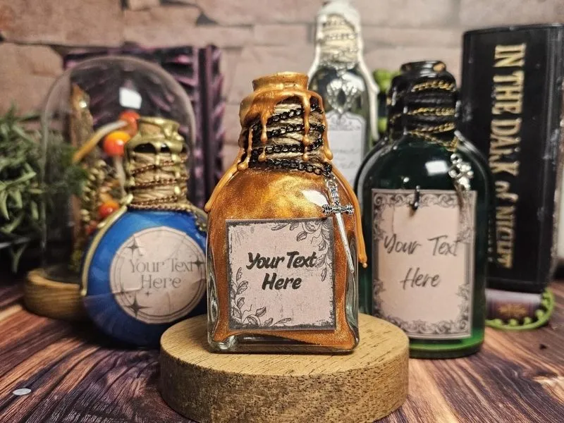 Fioles de potions personnalisables avec étiquettes vintages et bouchons en corde de jute.