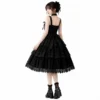 Vetement gothique femme robe JSK noire sans manches avec details dentelle, volants superposes et noeuds frontaux.