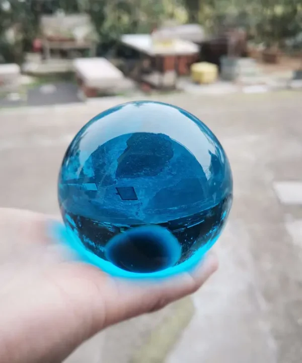 Alternative view of Boule de Cristal Azur