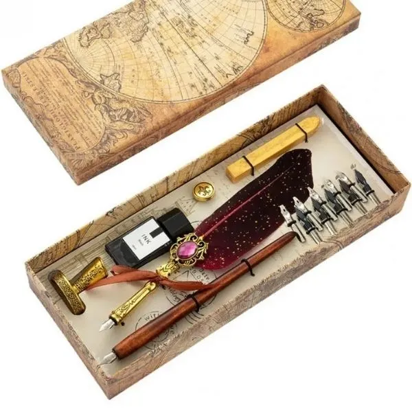 Coffret de la Plume Enchantée, plume d'oie bordeaux, kit calligraphie vintage, scellage cire, carte monde.