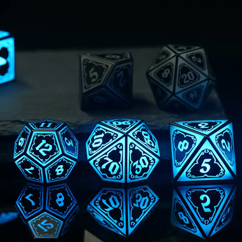 Dés jeu de rôle lumineux noirs et bleus rechargeables