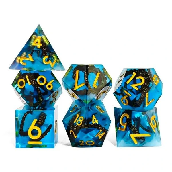 Set 7 dés JDR Kraken bleus, noyau liquide, tentacule noir, chiffres dorés.