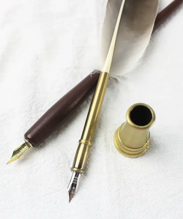 Coffret de calligraphie avec plume d’oie et encres de couleur